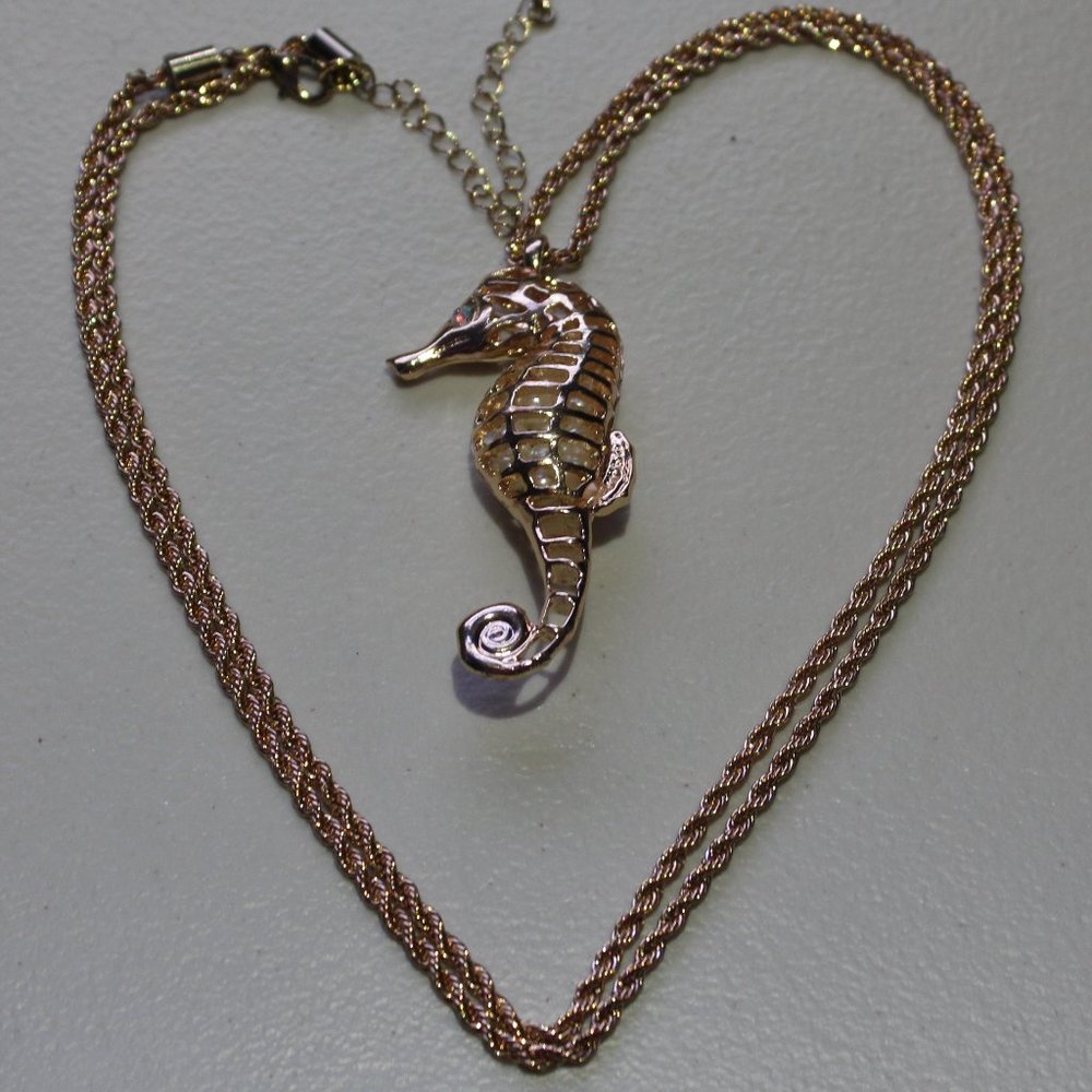 NWOT Beautiful sea horse necklace with white beads inside. - Picture 6 of 8